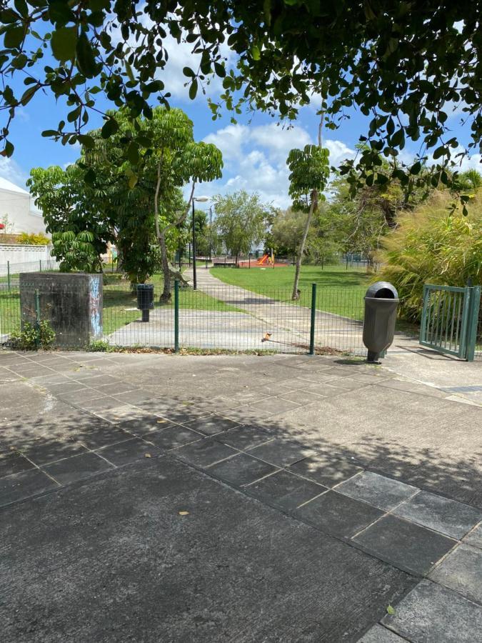 Chez Marc Apartment Les Abymes Bagian luar foto